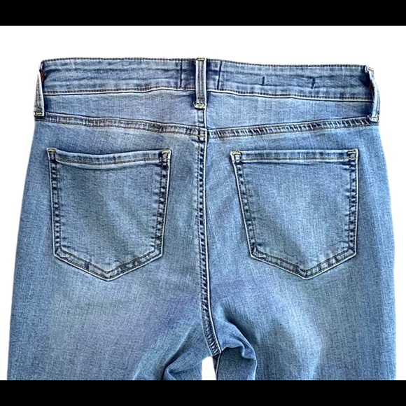 NYDJ For Chico’s Slim Crop Jeans - Picture 7 of 7